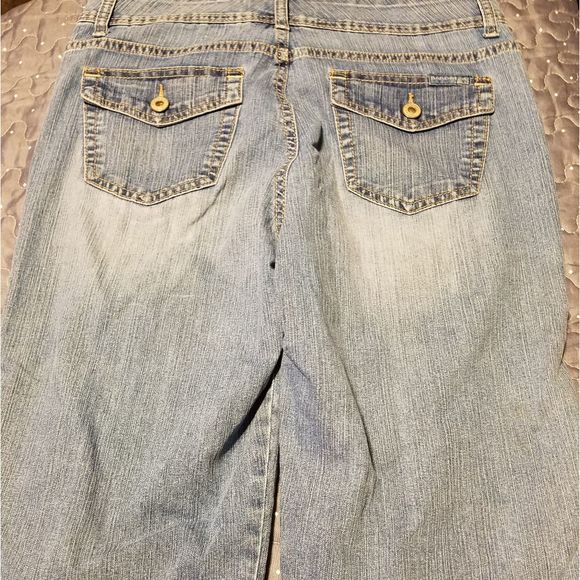 Bandolino bermuda jean shorts size 8 - Picture 4 of 4